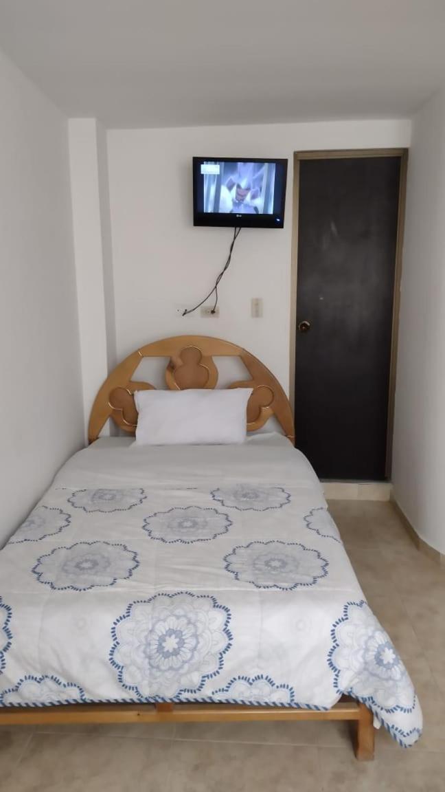 Hotel Del Parque Velez Bagian luar foto